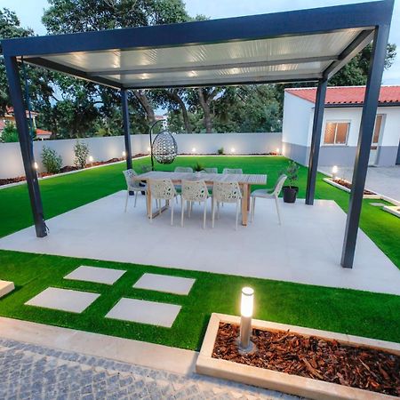 Modern Apartment With Garden Fatima Bagian luar foto